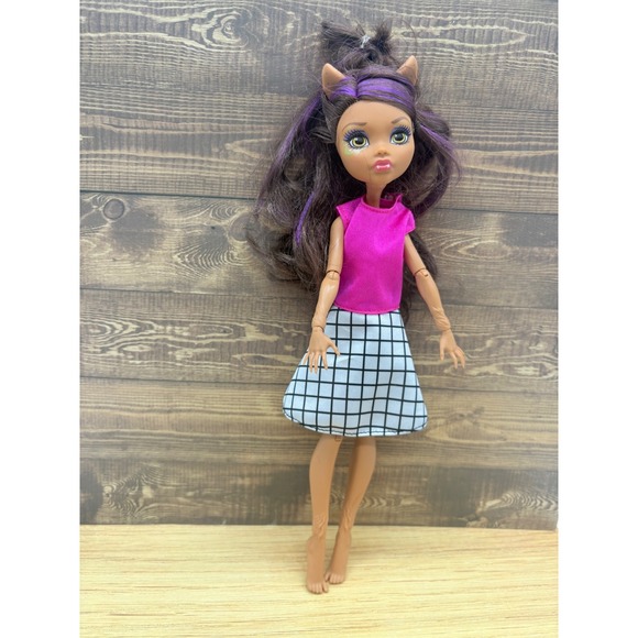 Monster High Doll Clawdeen Wolf Doll Pink Dress - Picture 3 of 10